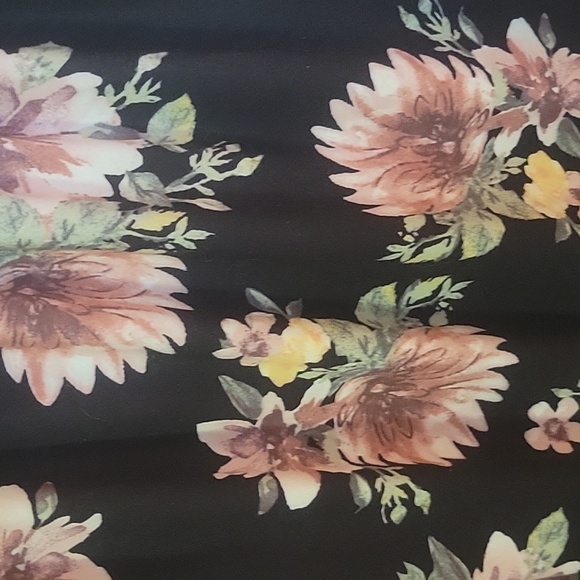 GUC Floral Maxi Dress with Pockets - Picture 2 of 3